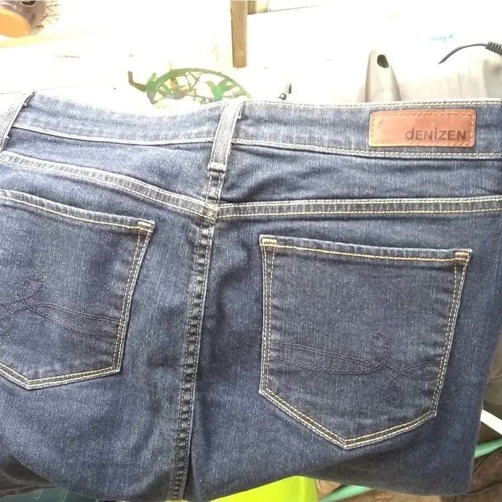 Levi's skirt